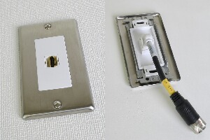 無塗装ステンレスプレート付きAVコンセント（HDMI用、壁面埋込配線タイプ、接続ケーブル付き）
