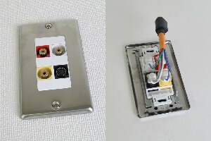 無塗装ステンレスプレート付きAVコンセント（S端子+コンポジット映像+音声用、壁面埋込配線タイプ、接続ケーブル付き）