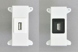 絶縁コンセント取付枠用 コンセントモジュール    USB2.0 Aメス-Aメス 1口（スナップインコネクタ付き）