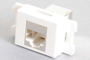 コンセントチップ（スナップインセット品）　コンセント側：RJ-45（CAT6 STP）メス／壁内側：RJ-45（CAT6 STP）メス　横型　白