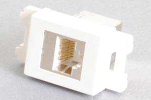 コンセントチップ（スナップインセット品）　コンセント側：RJ-45（CAT6 STP）メス／壁内側：RJ-45（CAT6 STP）メス　縦型　白