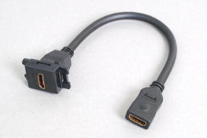 コンセントチップケーブル　コンセント側：HDMIメス縦型黒色／壁内側：HDMIメスコネクタのストレート方向ケーブル20cm引き出し